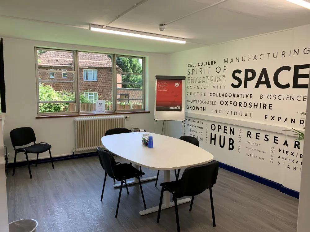 Heyford Innovation Centre, 77 Heyford Park, Bicester, Serviced Office To Let - Meeting Room 1.jpg
