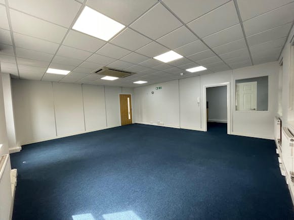 8 Tanners Yard, Bagshot, Offices To Let - unnamed 11.jpg