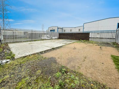 Millhead Way, Rochford, Yard To Let - 304be5a1-WhatsApp 20Image 202026-01-08 20at 2012.14.47 20 281 29.jpeg