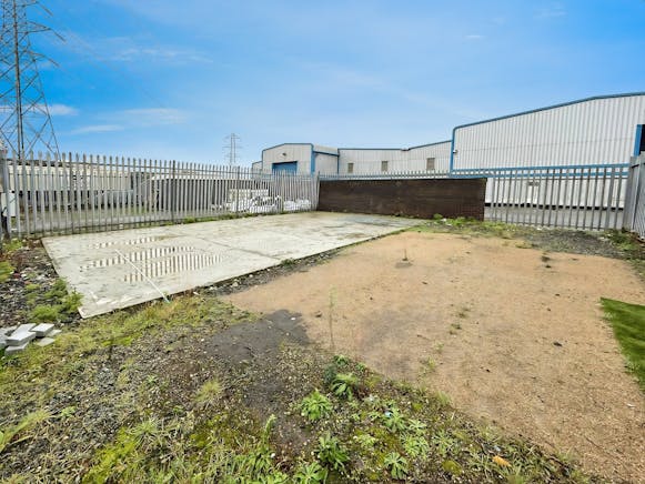 Millhead Way, Rochford To Let - 304be5a1-WhatsApp 20Image 202026-01-08 20at 2012.14.47 20 281 29.jpeg