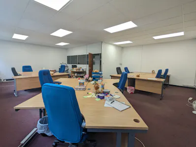 Regal House, Watford, Office For Sale - PXL_20260918_130246828.jpg