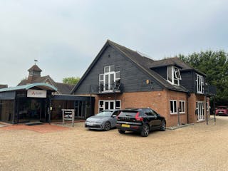 First Floor Offices, Wolvers Home Farm, Reigate, Offices To Let - PHOTO20250813143117.jpg