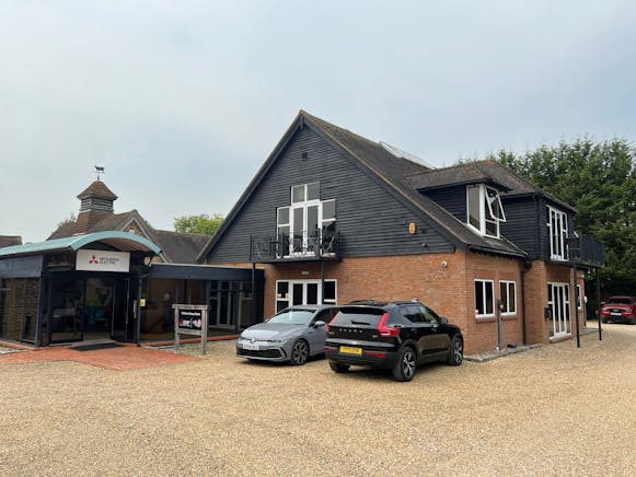 First Floor Offices, Wolvers Home Farm, Reigate, Offices To Let - PHOTO20250813143117.jpg