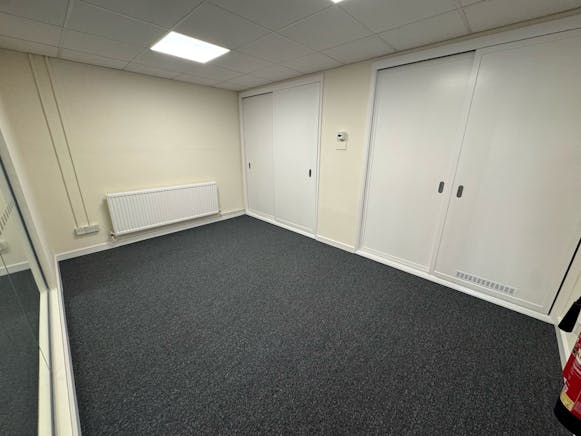 Units 3 & 4, Rumsey House, Locks Hill, Rochford, Office To Let - IMG20250408WA0011.jpg