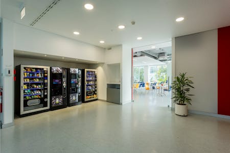 Edifício Francisco Pinto Balsemão, Rua Calvet de Magalhães 242, Paço de Arcos, Office To Let - 009.jpg