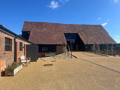 Manor Farm Barns, Hughenden Manor, High Wycombe, Office To Let - IMG20250909WA0023.jpg