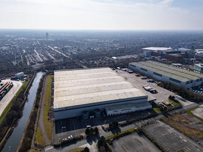 Oxw333, Fraser Place, Manchester, Industrial To Let - drone_photo_010.jpg