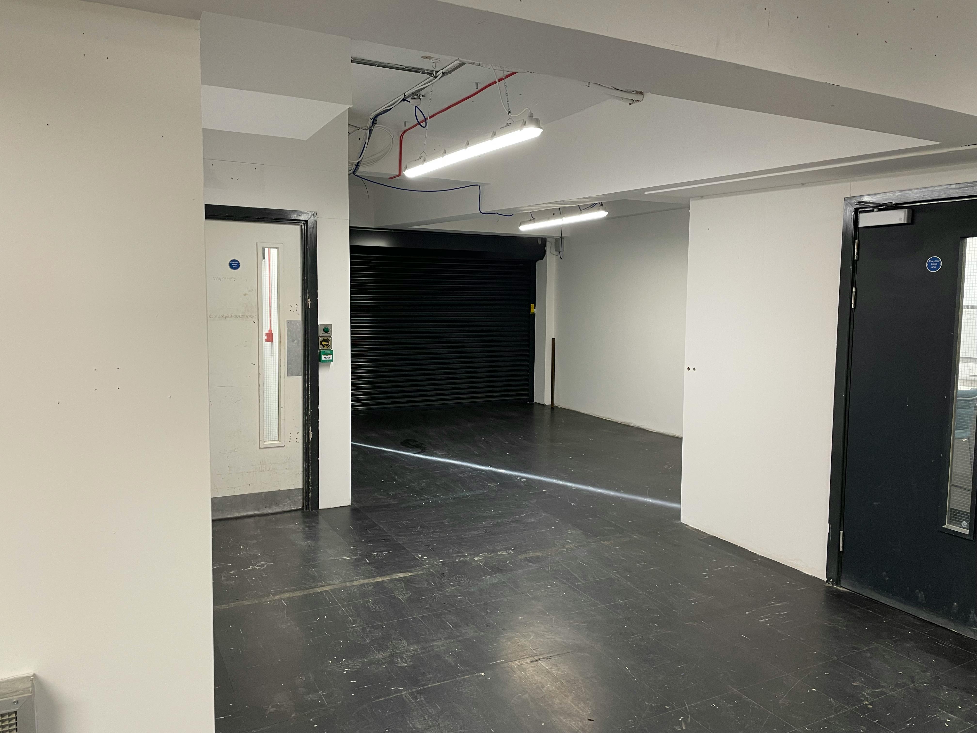 Retail/Shop in Southampton - photo 4