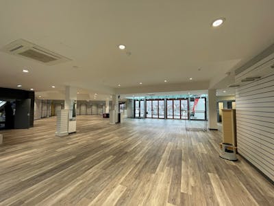 Unit 40 The Boardwalk, Portsmouth, Retail To Let - unit 40 interior.jpg