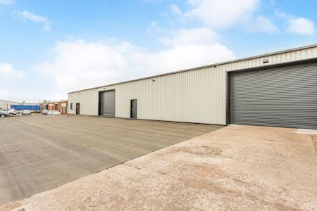 33 Viking Road, Airdrie, Industrial/Logistics To Let - Front 2.jpg