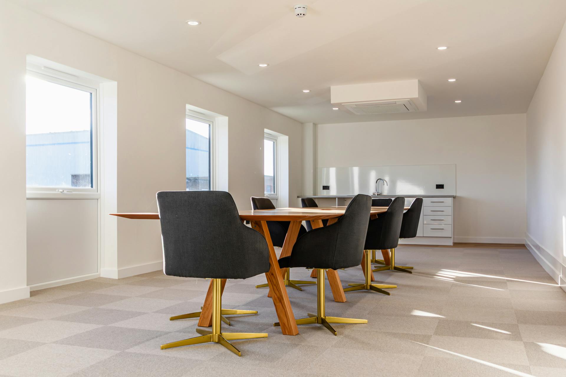 Retail/Shop in New Milton - photo 4