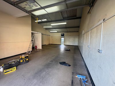 Unit 19, Bristol, Industrial / Warehouse To Let - original-59B78670-D4A5-4E27-9E6F-0FA997BBA30E.jpeg