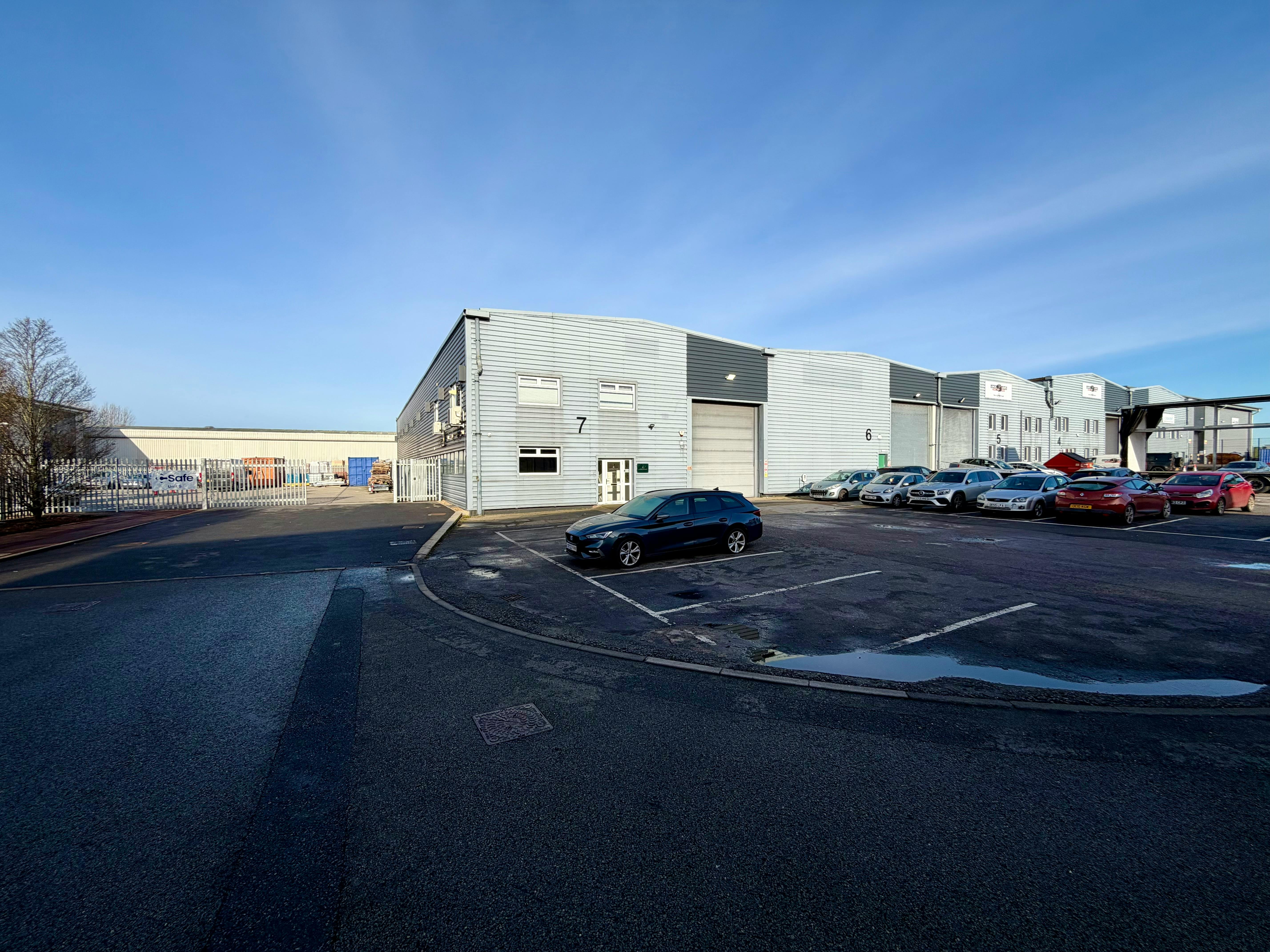 Unit 7 Hikers Way, Crendon Industrial Park, Long Crendon, Industrial To Let - IMG_0747 2.jpeg