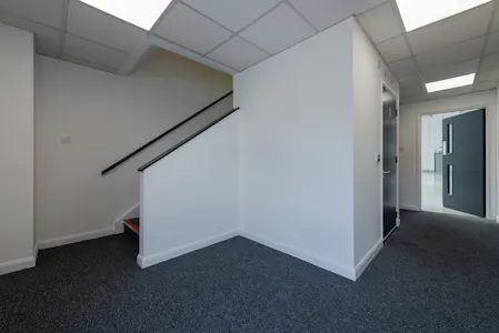 Unit A4, 125 Brantwood Road, Tottenham, Industrial To Let - Brantwood INT - 2024-10.jpg