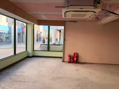 15 White Hart Street, High Wycombe, Retail To Let - WhatsApp Image 2026-04-07 at 17.22.33 (2).jpeg