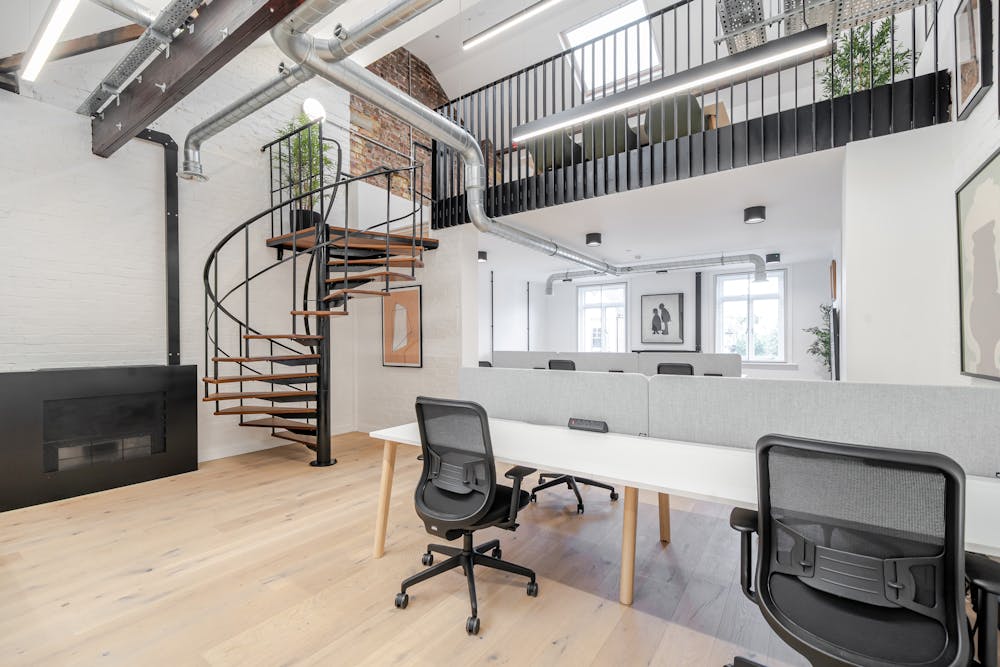 Unit 10 Queens Studios - 21346015268b55a186c5302 1.jpg