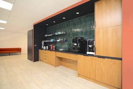 Dargan House, Dublin 2, Office Lease Assignment - Kitchen 2.jpg