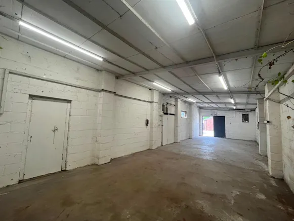 Unit 4 Brook End, Weston Turville, Industrial To Let - WhatsApp Image 2026-07-13 at 13.21.16 (5).jpeg