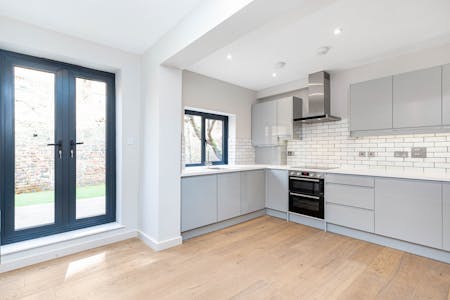 Tuskar Street, London, Residential House / Terraced house To Let - Kitchen