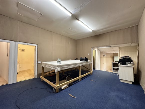 4 James Square, Crieff, Offices / Retail To Let - IMG_9125.JPG