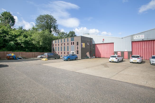 Units 3 & 4 Bracknell Business Centre, Downmill Road, Bracknell, Warehouse & Industrial To Let - Bracknell02.JPG