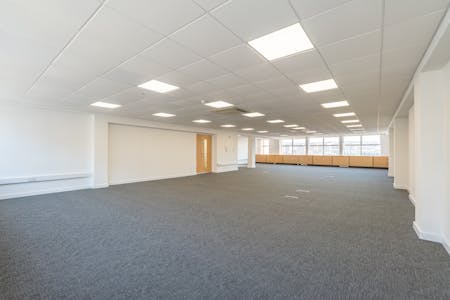 Ground Floor, 96-99 Queens Road, Brighton, Retail To Let - DSC08467.jpg
