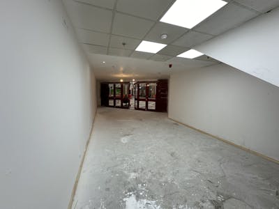 5 Market Place, Burgess Hill, Retail / High Street Retail / Retail - In Town / Shopping Centre To Let - IMG_1359.jpg