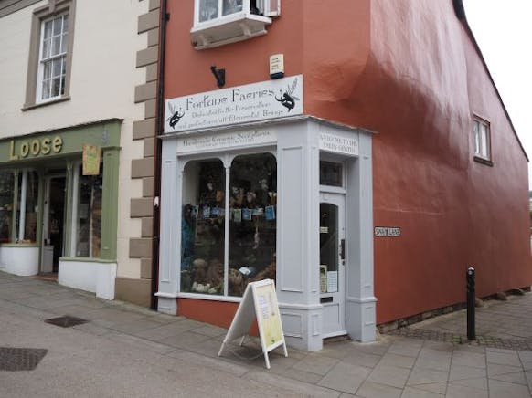 Nos 32, 33, 33a, High Street, Stroud, Retail For Sale - Ext 1.JPG