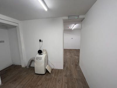 90 High Street, Tring, E (Commercial / Business / Service) / Retail To Let - WhatsApp Image 2026-05-12 at 09..jpeg