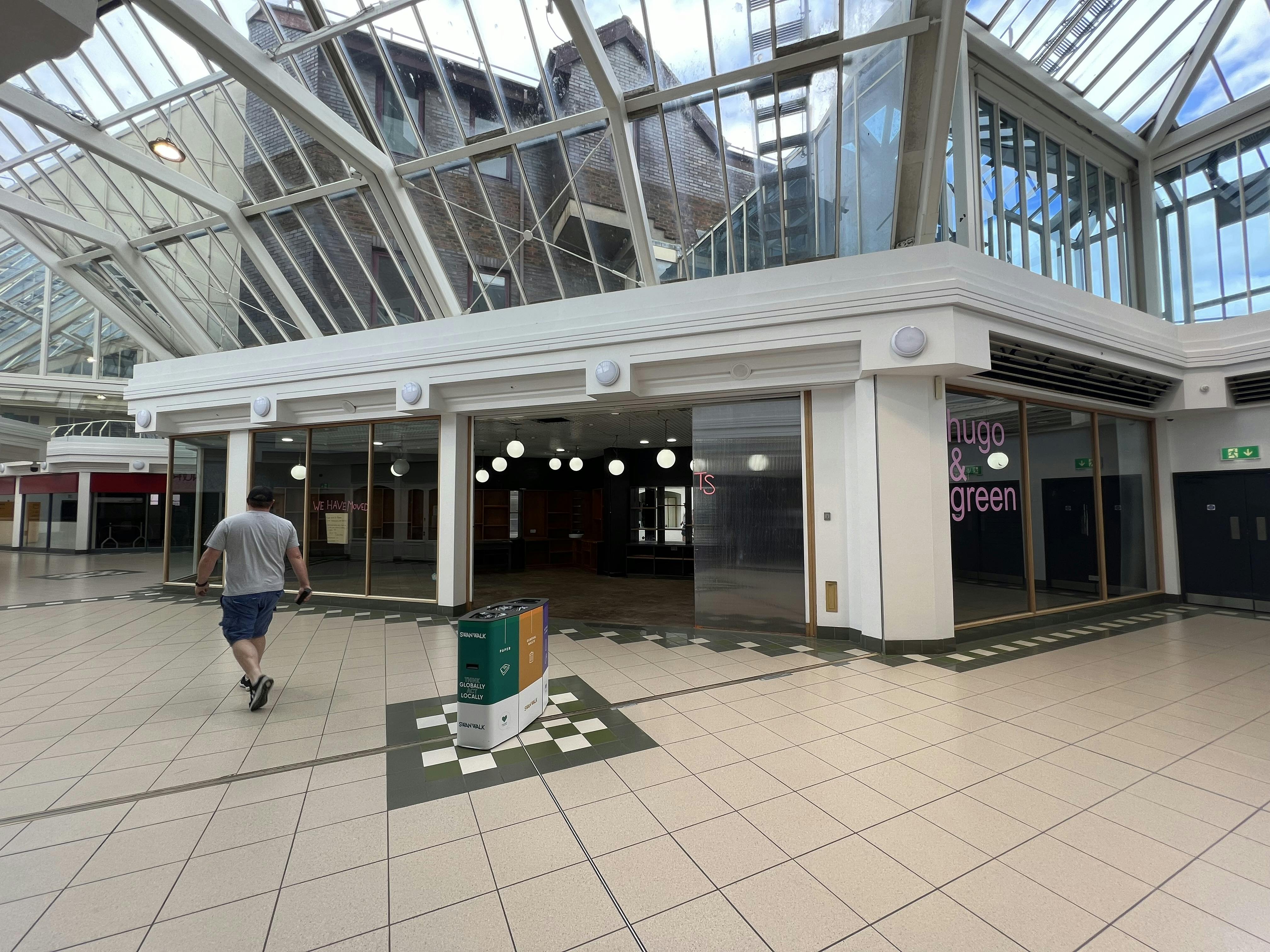 60 Swan Walk, Horsham, West Sussex, Retail To Let - IMG_1981.jpeg