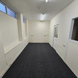 Shop 2, Lexden Lodge, Crowborough Hill, Crowborough, Retail To Let - 20251209_100957_resized.jpg