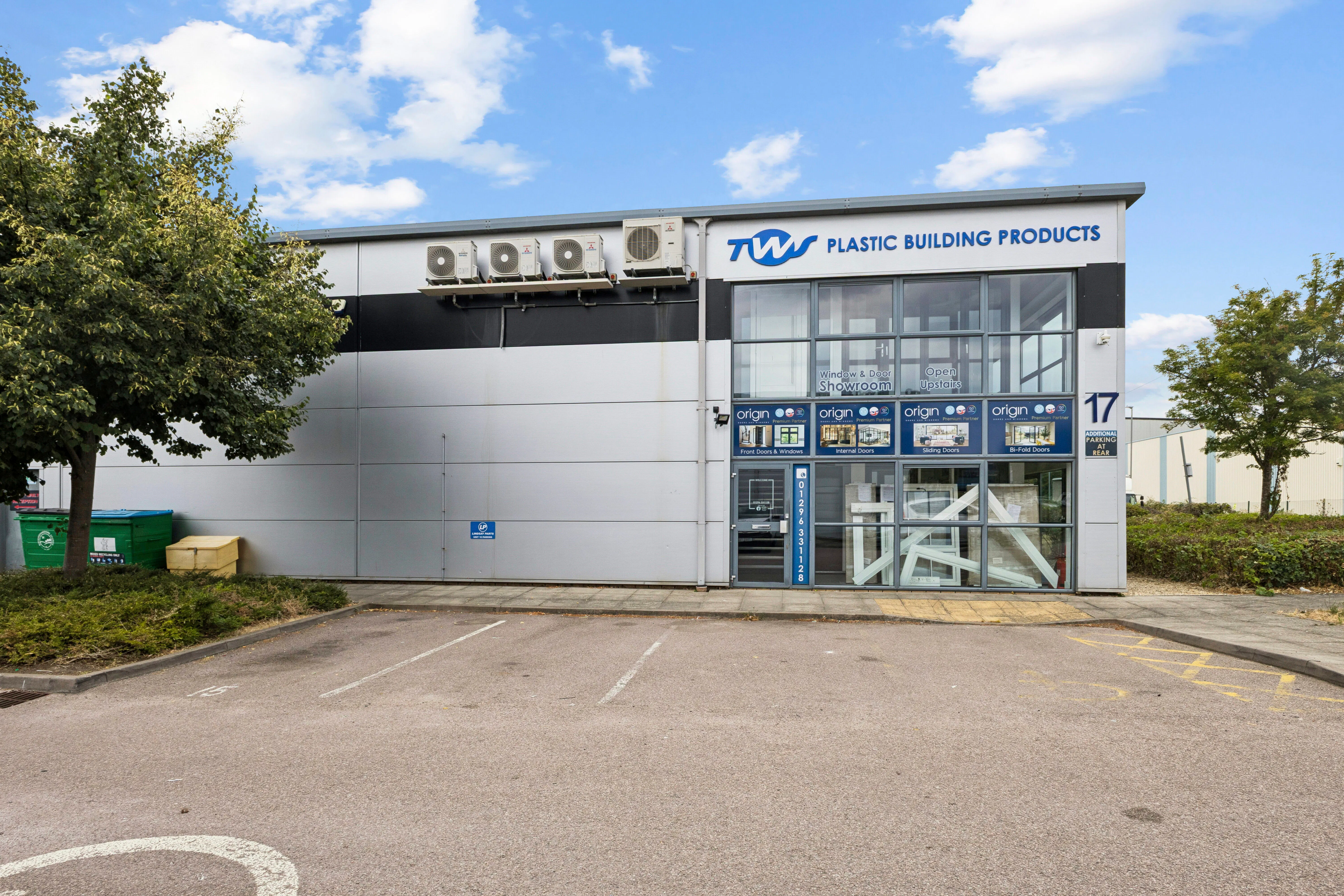 Unit 17, Aylesbury, Industrial / Industrial For Sale - 112514_17 Anglo Business Park(2).jpg