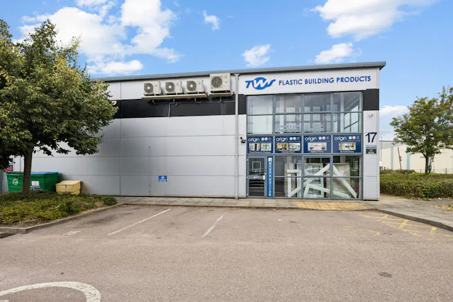 Unit 17, Aylesbury, Industrial / Industrial For Sale - 112514_17 Anglo Business Park(2).jpg