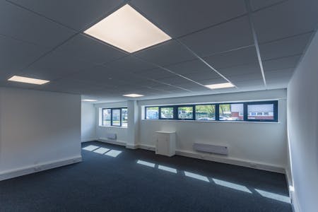 Unit 14, Stocklake Park Industrial Estate, Aylesbury, Industrial To Let - HLP_R_250414_5141.jpg