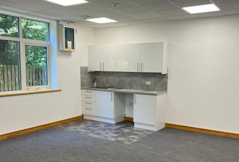 Office in Southampton - photo 4