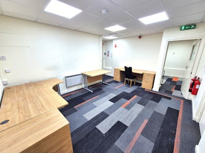 2 Warren Street, Stockport, Retail To Let - 20260331_111515.jpg