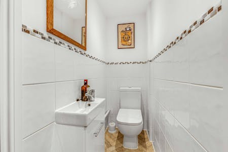 Bunhill Row, London, Maisonette To Let - W/C