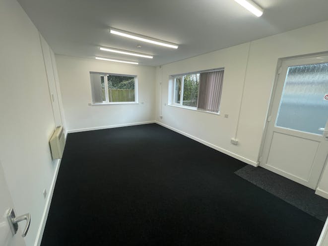 Building A155, Cutbush Lane, Reading, Office To Let - IMG_1232.JPG