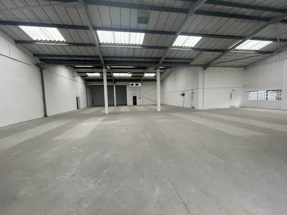 Unit 1 Chapmans Park Trading Estate, 378 High Road, Willesden, Industrial To Let - IMG_9025.jpg