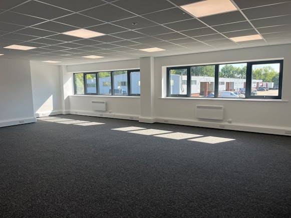 Unit 3 Stocklake Park Ind Est, Farmbrough Close, Aylesbury, Industrial To Let - IMG_3224.JPG