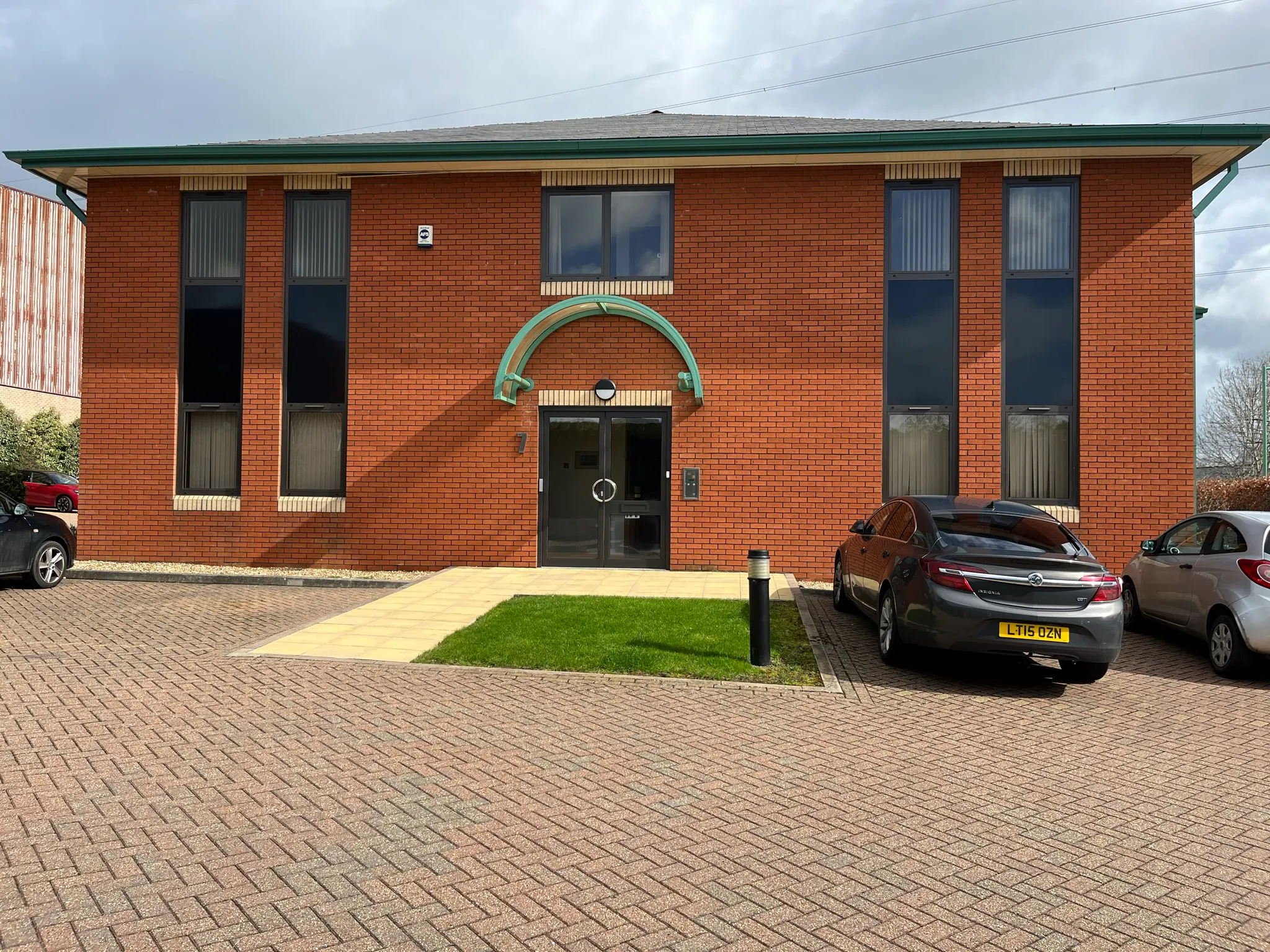 Ground Floor Offices, Unit 7 Bell Business Park, Aylesbury, Offices To Let - IMG_7254.JPEG