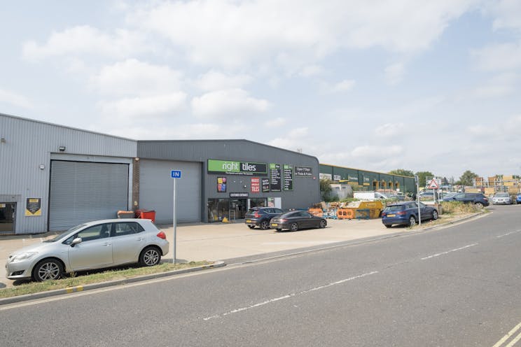 17A Invincible Road Trading Estate, Farnborough, Warehouse & Industrial To Let - DSCF0078 copy.jpg