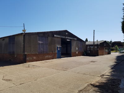 The Garage, Cowbeech, Hailsham, Industrial To Let - 20250709_103930.jpg
