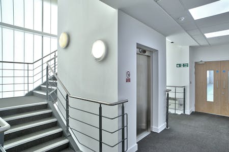 Units 5 & 6 X2 Hatton Cross, Eastern Perimeter Road, Heathrow, Industrial / Warehouse To Let - IMG_2311_HDR_edit.jpg