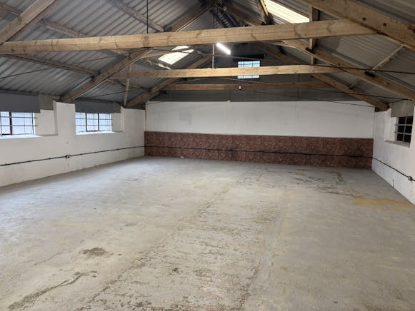 4 Pinkneys Farm, Maidenhead, Industrial To Let - IMG_7273.JPEG