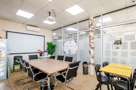 149-151 Commercial Road, London, Office To Let - Commercial Rd 149-151 2F - Low Res 4.jpg