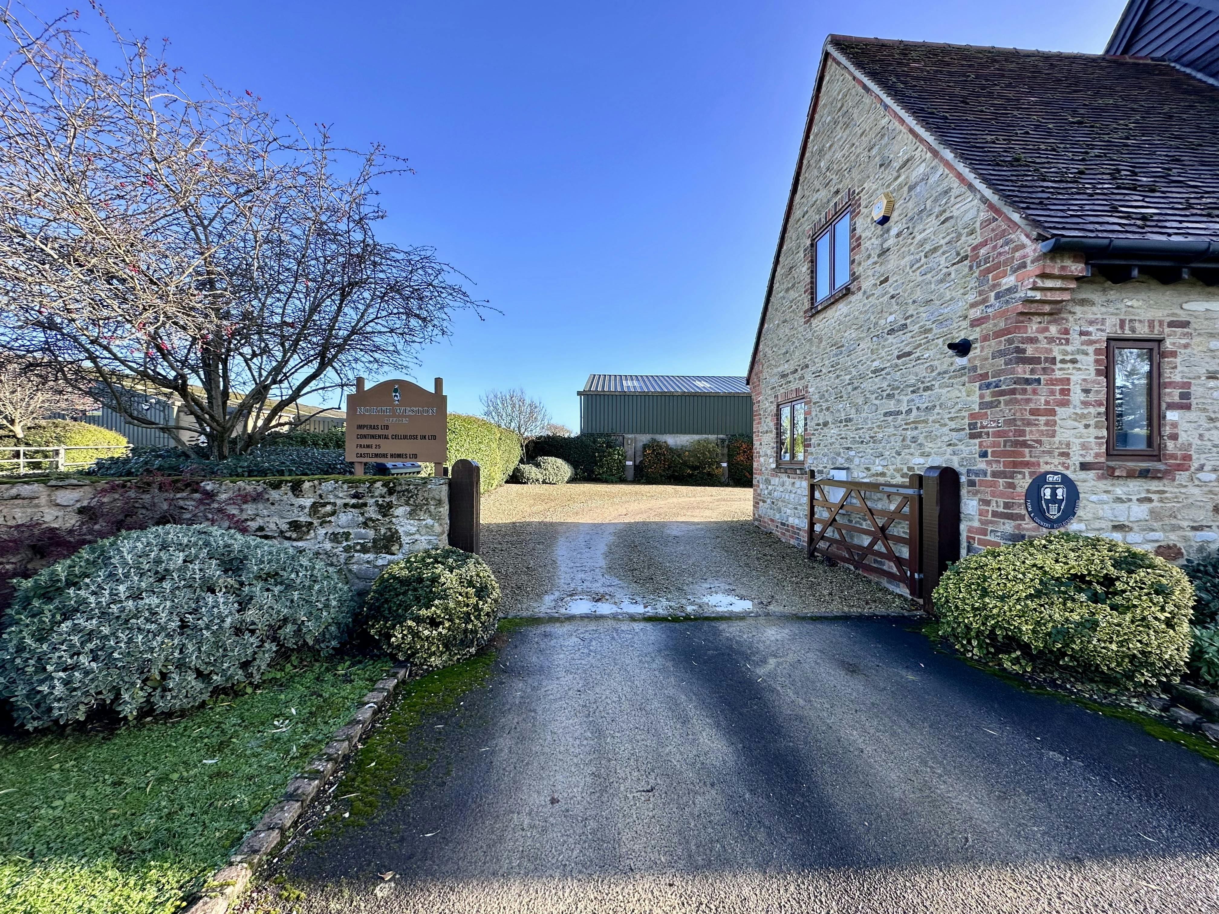 The Old Dairy North Weston Business Centre, Thame, Office / Other To Let - IMG_9813 2.jpg