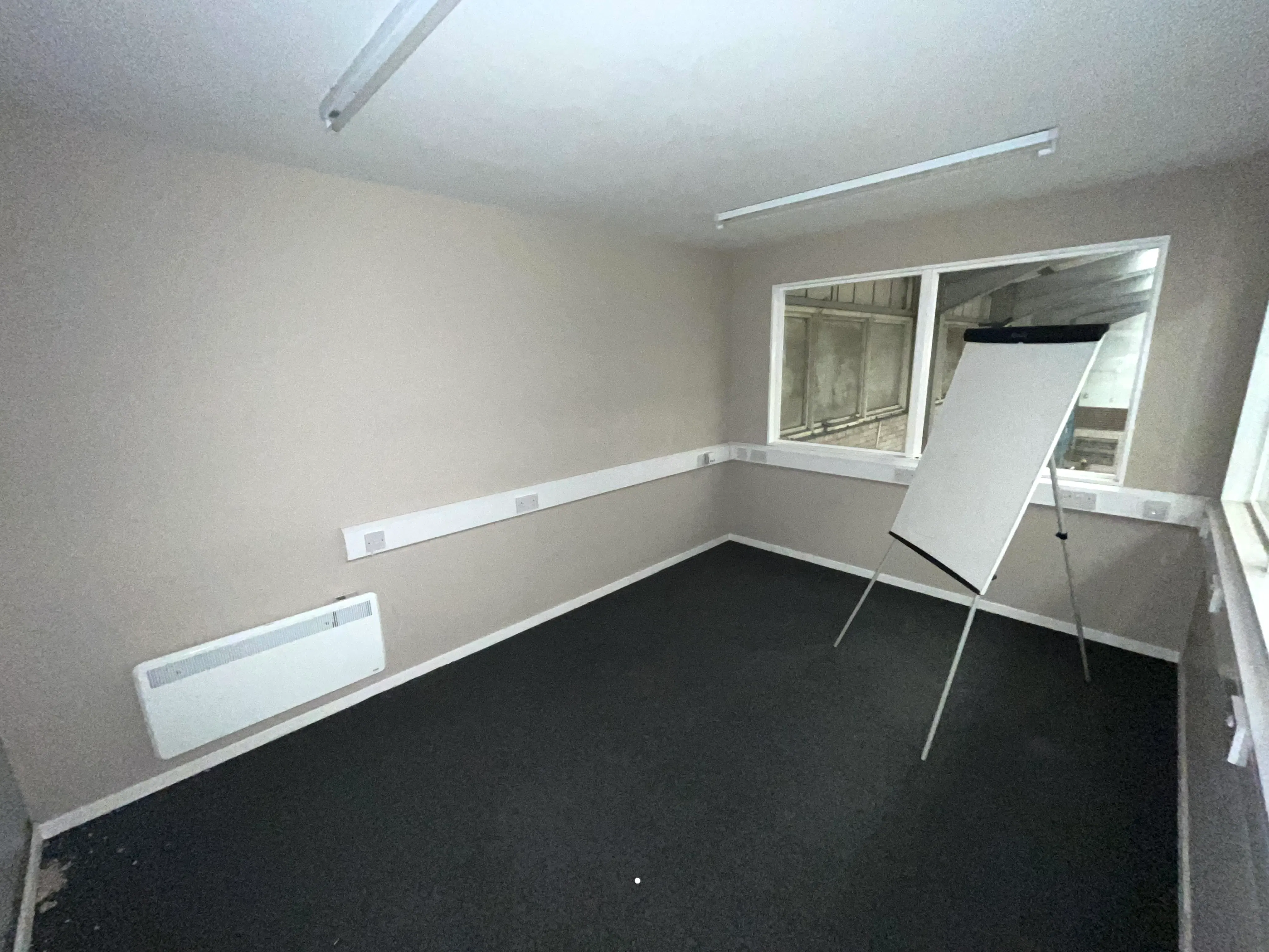 16 Hallsteads, Buxton, Industrial To Let - 1st Floor Office