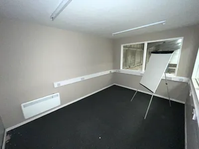 16 Hallsteads, Buxton, Industrial/Logistics To Let - 1st Floor Office