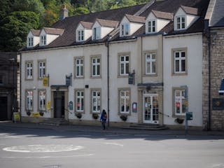 S2, 5 The Old George, Stroud, Retail To Let - ext S2  S3.jpg